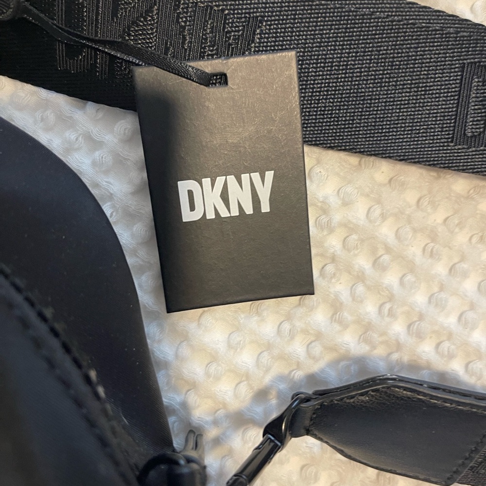 DKNY NEW W tags! blk. lots of pockets blk nylon - Picture 6 of 6